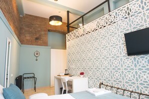 Standard Triple Room, Balcony | Soundproofing, free WiFi - History of Tbilisi (Tbilisi)