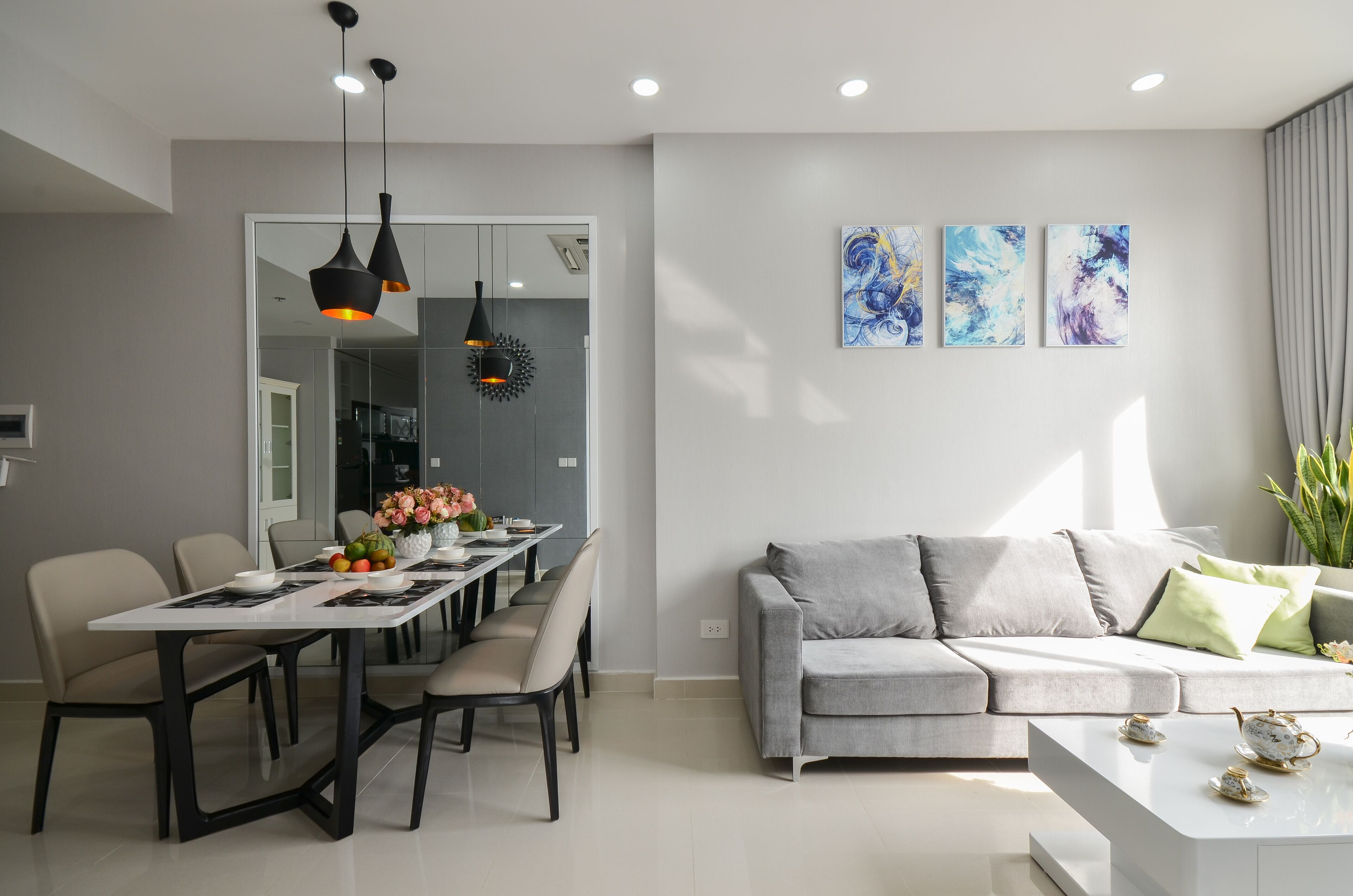 อพาร์ทเมนท์, วิวเมือง | บริเวณนั่งเล่น | ทีวีจอแบน