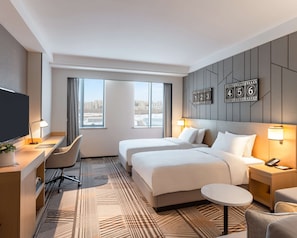 Meja kerja dan Wi-Fi gratis