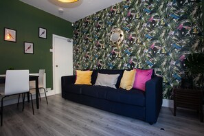 House, 3 Bedrooms | Living room