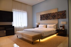 Caja de seguridad en la habitación y decoración personalizada 