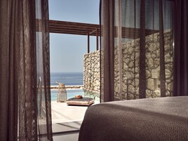 Elite Suite, Private Pool, Sea View | Minibar, in-room safe, individually decorated, individually furnished