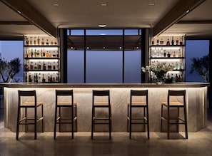 3 bars/lounges, beach bar