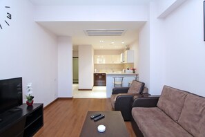 TV - Deluxe Apart. on Buzand 17 str. (Kentron)