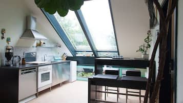 Family Apartment (Cleaning Fee 120 EUR to be paid up front) | Private kitchen | Full-size fridge, microwave, oven, stovetop