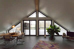 Apartment (Cleaning Fee 120 EUR to be paid up front) | Living area | Flat-screen TV, DVD player - Immas Welt (Utting am Ammersee)