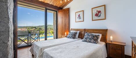 6 bedrooms, iron/ironing board, travel cot, free WiFi