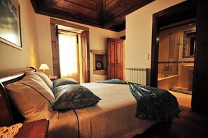 6 Schlafzimmer, Bügeleisen/Bügelbrett, kostenloses WLAN, Bettwäsche