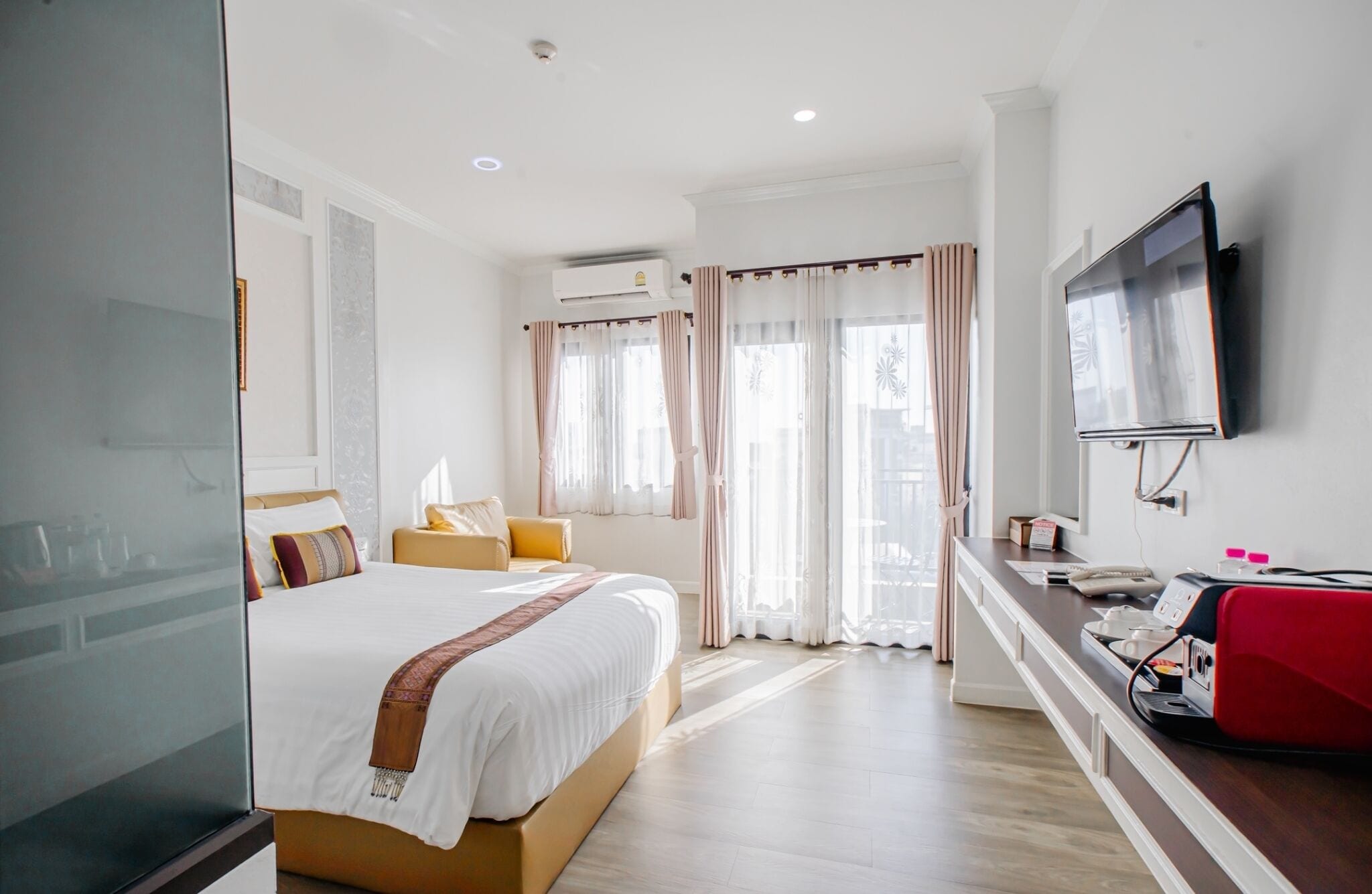 Superior Queen Room | Allergitestet sengetøy, safe på rommet og individuelt dekorert