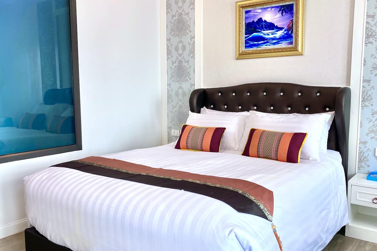Superior Queen Room | Hypoallergeen beddengoed, een kluis op de kamer, individueel gedecoreerd