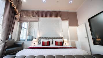 Deluxe Double Room | Hypo-allergenic bedding, in-room safe, individually decorated