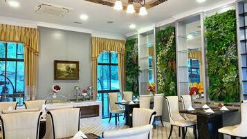 Breakfast, lunch, brunch served; local and international cuisine