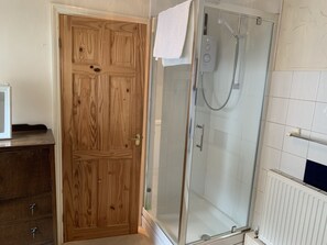 Kamar Twin | Shower kamar mandi