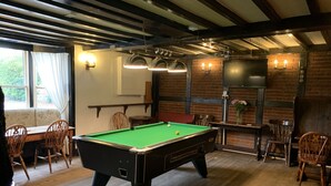Game room - Cabin Boy's Flat (Pershore)