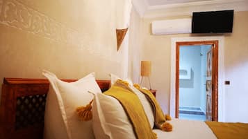 Couette en duvet d'oie, coffres-forts dans les chambres, bureau