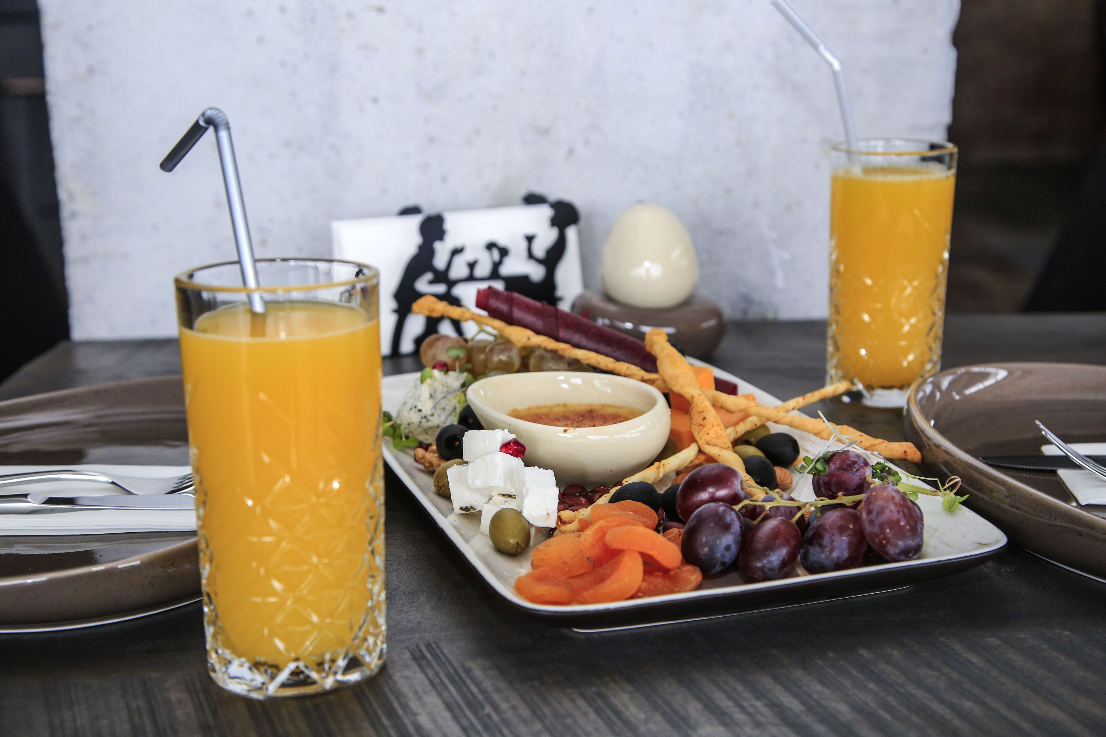 Free daily cooked-to-order breakfast 