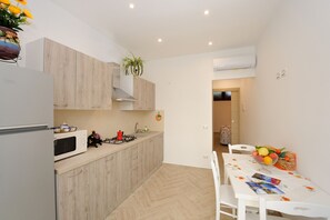 Dining - Holiday home surrounded by greenery (Pianillo)