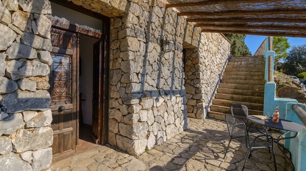 Outdoor dining - Estudio Juzcar Júzcar by Ruralidays (Málaga)