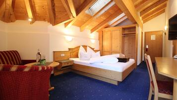 Double Room | In-room safe, desk, soundproofing, free cribs/infant beds