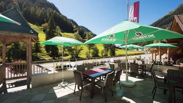 Sundeck