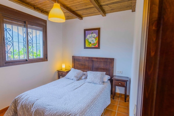 4 habitaciones, cuna de viaje y wifi