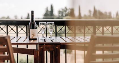 Cha Nanakas Village Inn