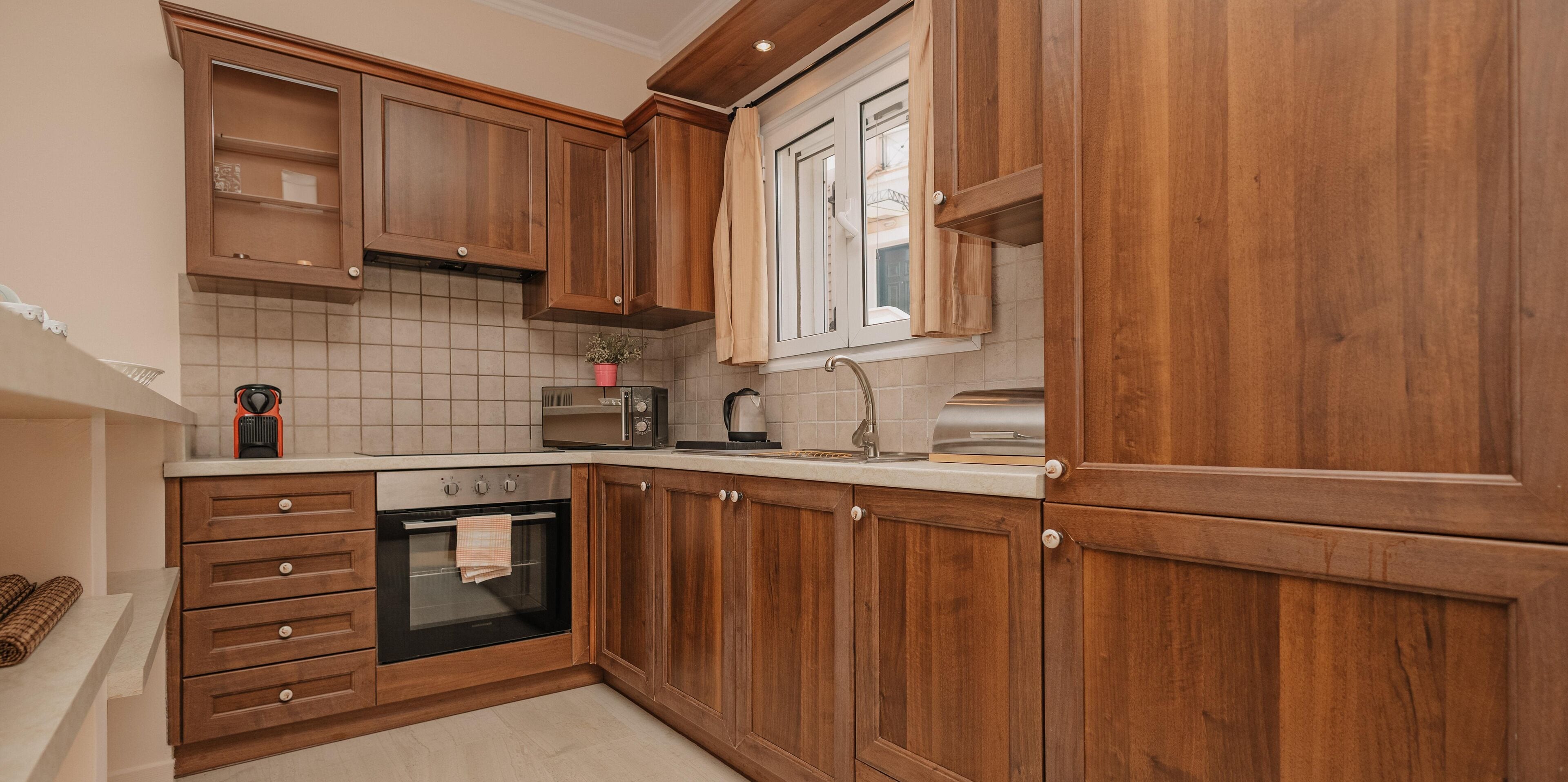 Deluxe Διαμέρισμα | Ιδιωτική κουζίνα | Ψυγείο κανονικού μεγέθους, φούρνος μικροκυμάτων, φού ρνος