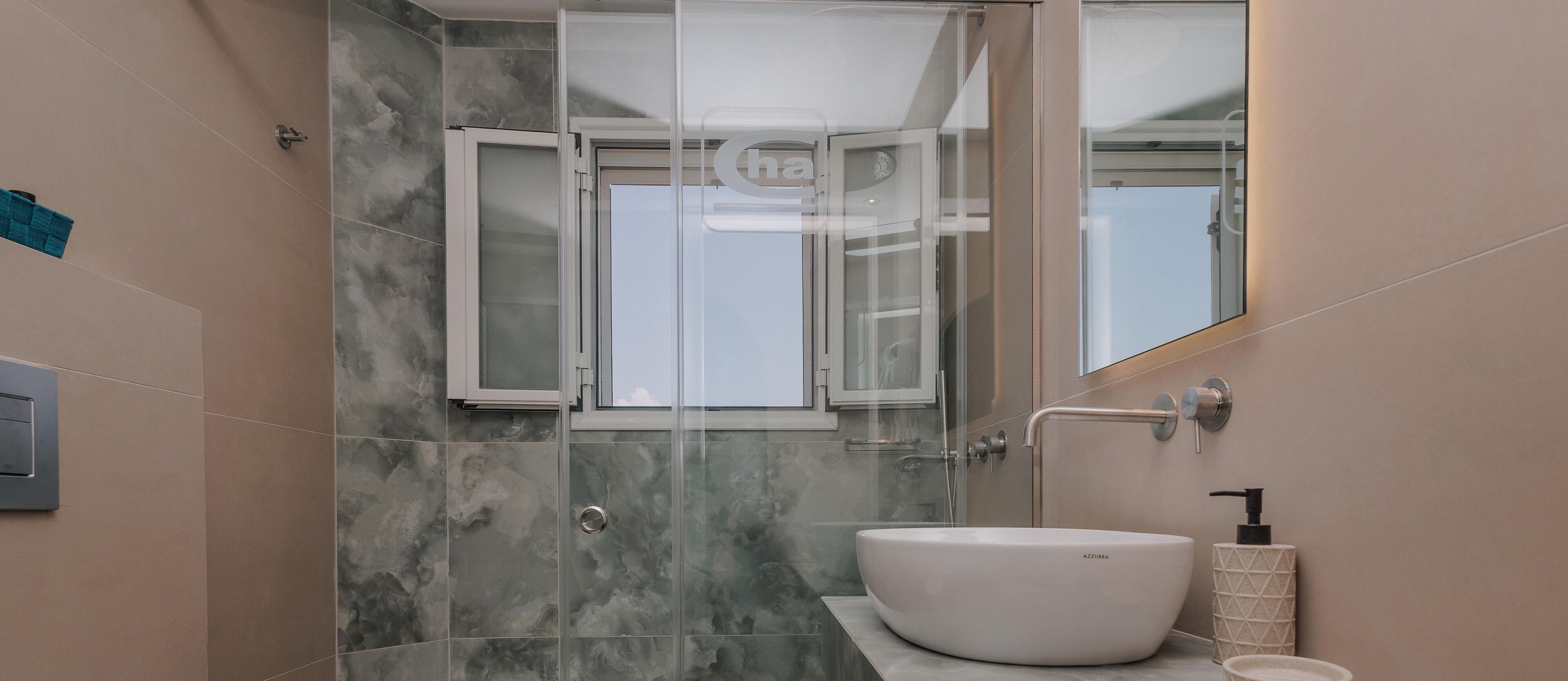 Ducha, cabezal de ducha con hidromasaje