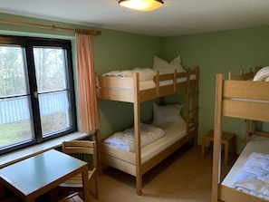 Rum - sovsal (män och kvinnor) (Bed in a 6-bed dormitory) | Gratis barnsängar, extrasängar, gratis wi-fi och sängkläder