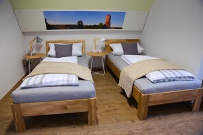 2 bedrooms, desk, iron/ironing board, travel cot - Eckert's quarter - right in the center of Waischenfeld (Waischenfeld)