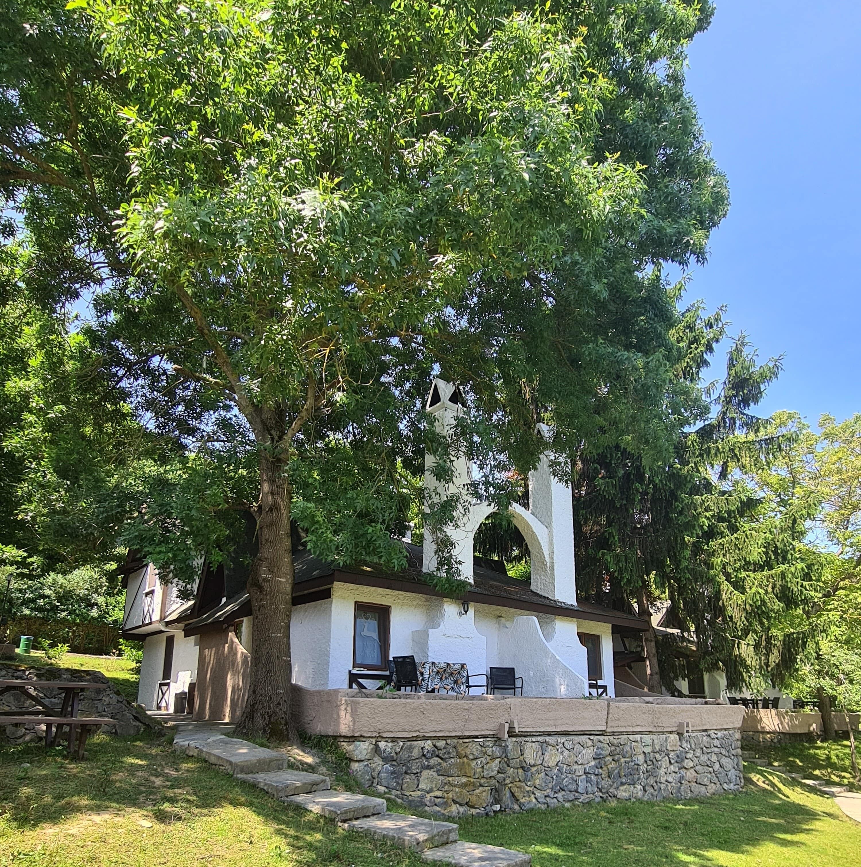 트래디셔널 코티지 | 책상, 노트북 작업 공간, 암막 커튼, 방음 설비