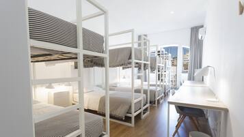 Sistema de insonorización, wifi gratis y acceso para silla de ruedas