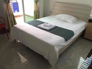 Basic Single Room | Free WiFi - Blue Ocean Hotel (Sihanoukville)