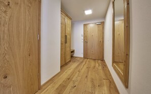 Apartment (Top 2) | 3 bedrooms, desk, free WiFi, bed sheets