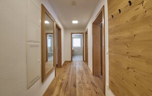 Apartment (Top 7) | 3 bedrooms, desk, free WiFi, bed sheets