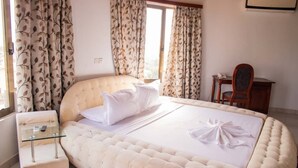 Executive Room - ROYAL PALACE HOTEL (Kwabenya)
