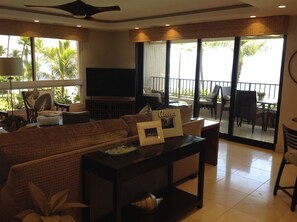 Flat-screen TV, stereo - Kaanapali Alii Resort 346 (Lahaina)