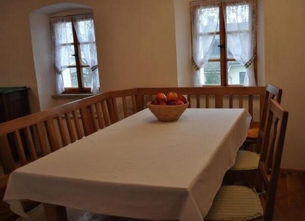 Apartment, 1 Bedroom (A) | In-room dining - Apartments Koptur (Škocjan)