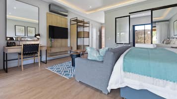 Superior Double or Twin Room | Living area