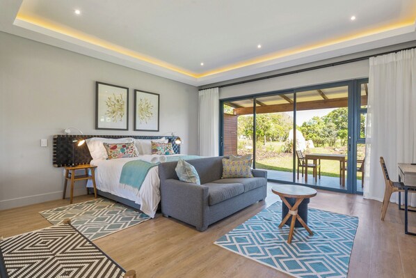 Superior-Doppel- oder -Zweibettzimmer | Hochwertige Bettwaren, Daunenbettdecken, Minibar, Zimmersafe