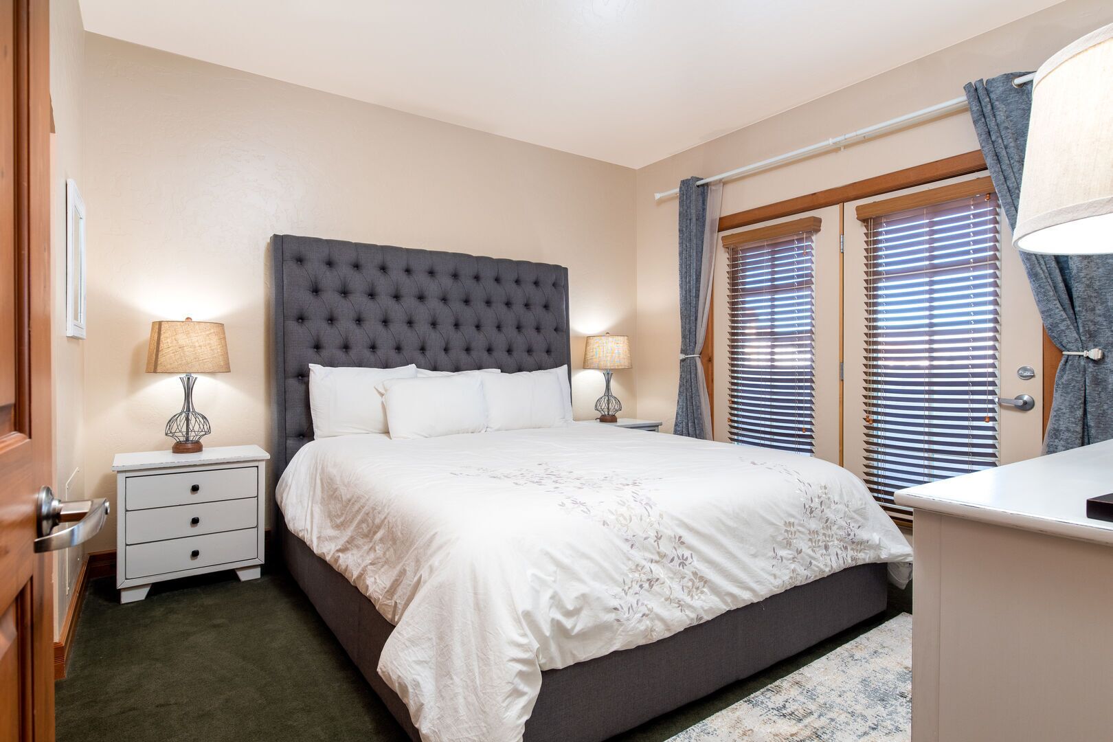 2 多间卧室、熨斗/熨衣板、免费 WiFi、床单