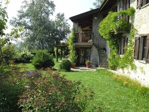 Property grounds - Villa Malgrè Tout (Bonvicino)