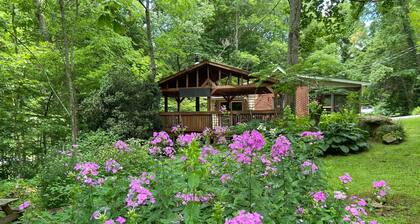 Holyfield Cabin and Bunkhouse