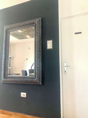 Leilighet – city, 1 soverom | Oppholdsområde | Flatskjerm-TV