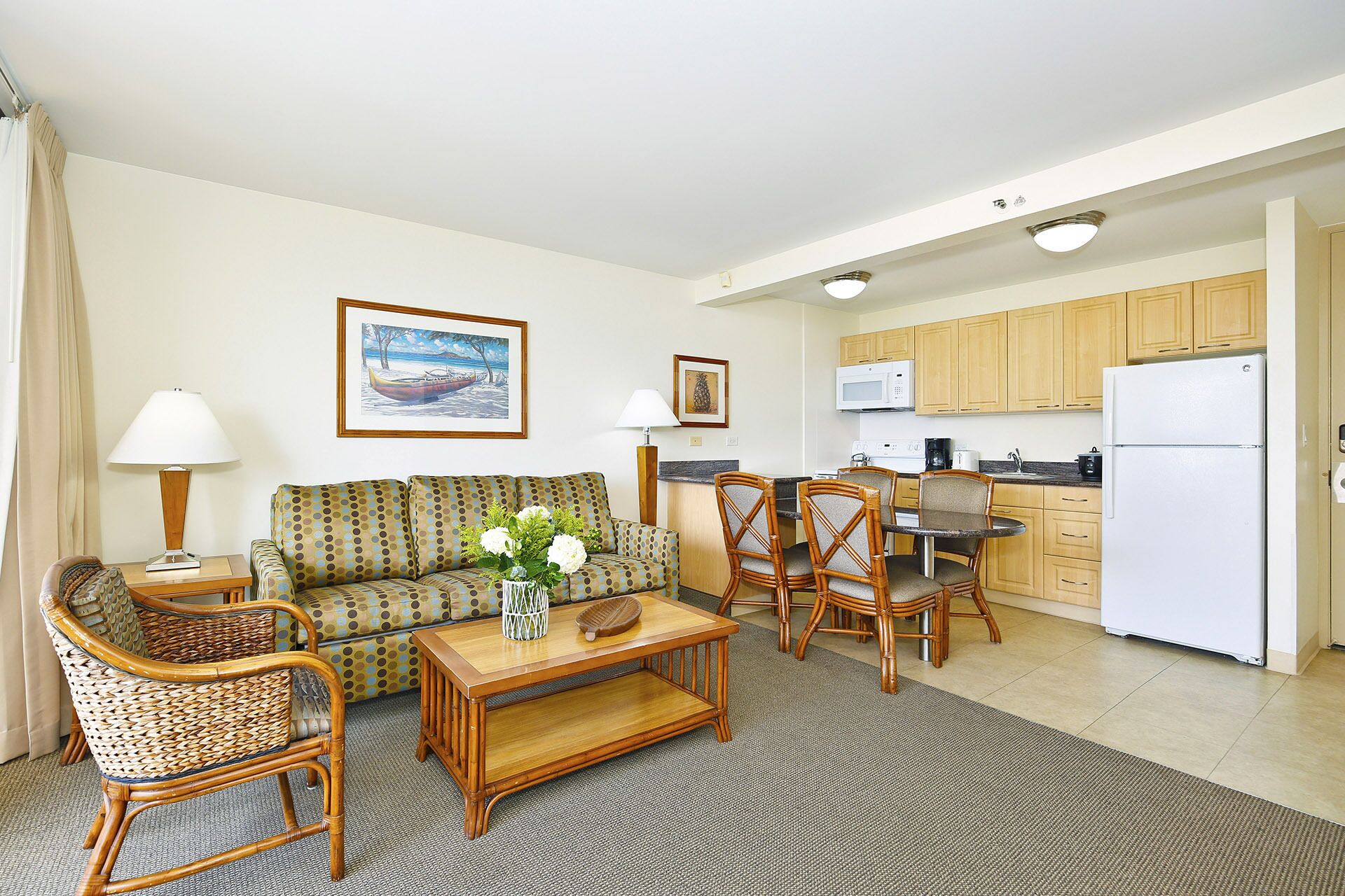 Shimmering Ocean Views! A/C, Wi-Fi, Pool, Parking, Close to beach!