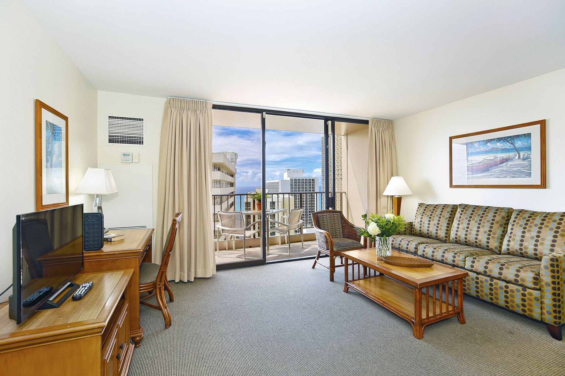 Shimmering Ocean Views! A/C, Wi-Fi, Pool, Parking, Close to beach!