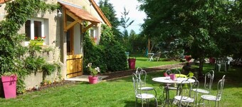 Renovated house with pool and garden in Moulins