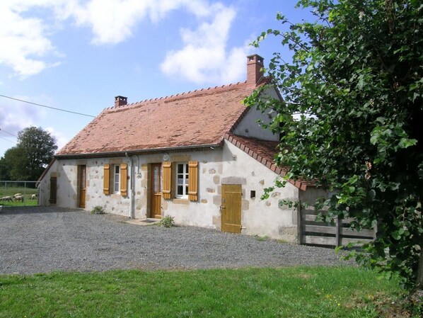 Exterior - Charming south-facing cottage with garden and pets allowed (Vieure)