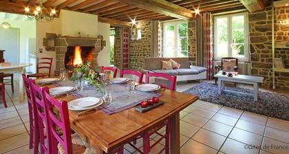 Spacious Normandy Getaway: 6-Bedroom Home with All Amenities, Large Garden, EV Charging, Pet Friendly