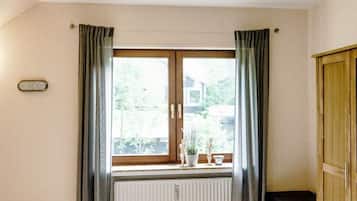 1 bedroom, iron/ironing board, free WiFi